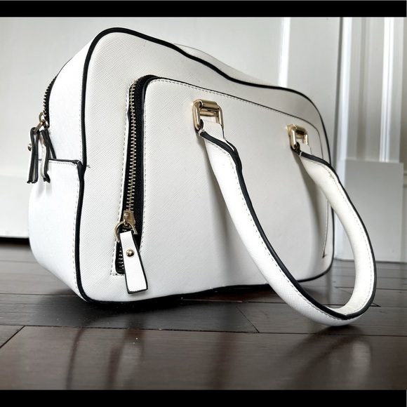 🤍 White Zara Bag IN PERFECT CONDITION! - Picture 5 of 13